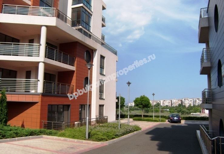 Жилищни имоти в луксозен комплекс в Бургас