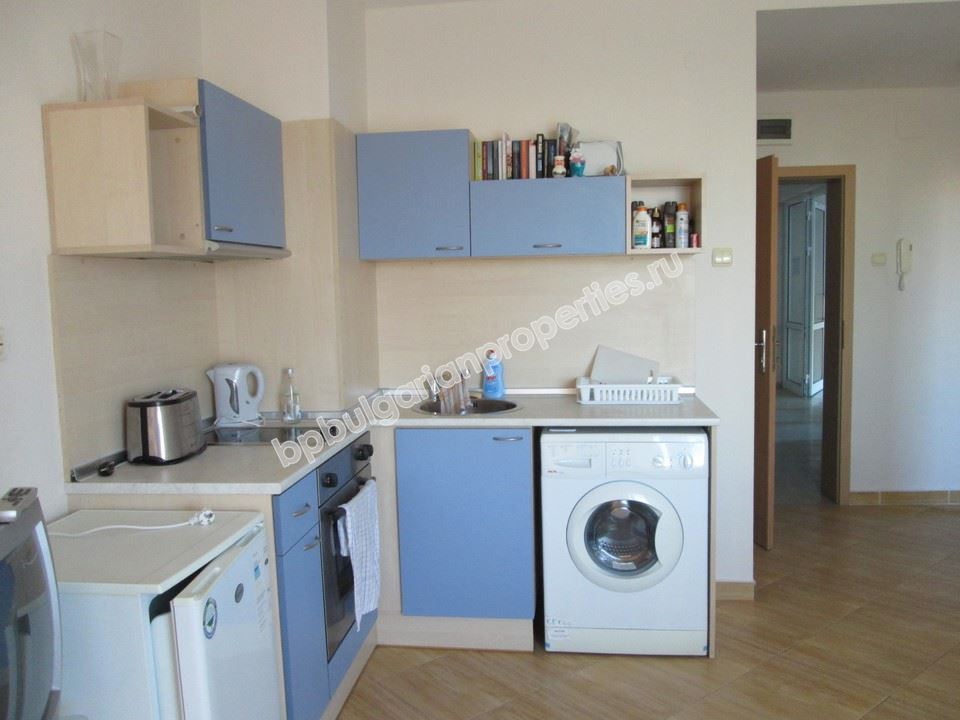 Голям обзаведен апартамент с 2 спални в центъра на Слънчев Бряг