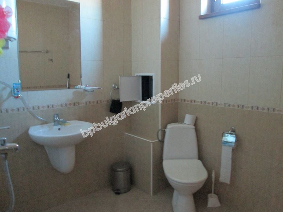 Голям обзаведен апартамент с 2 спални в центъра на Слънчев Бряг