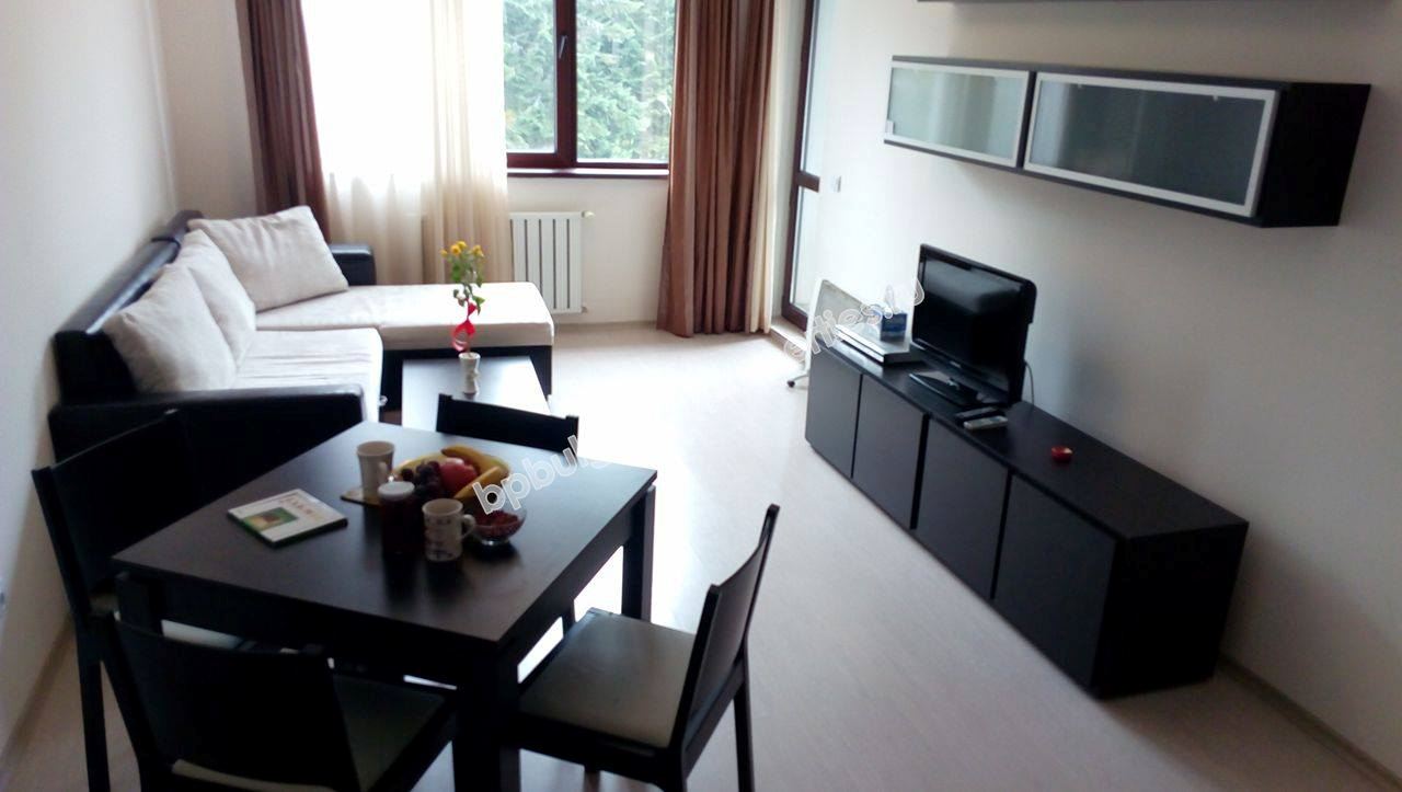 Тристаен мебелиран апартамент за продажба в комплекс в ски курорта Боровец