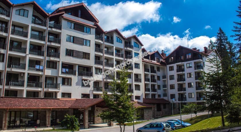 Тристаен мебелиран апартамент за продажба в комплекс в ски курорта Боровец