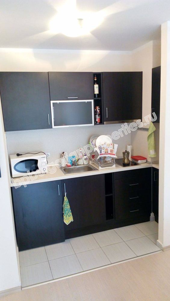 Тристаен мебелиран апартамент за продажба в комплекс в ски курорта Боровец