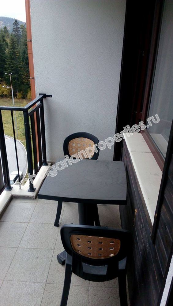 Тристаен мебелиран апартамент за продажба в комплекс в ски курорта Боровец