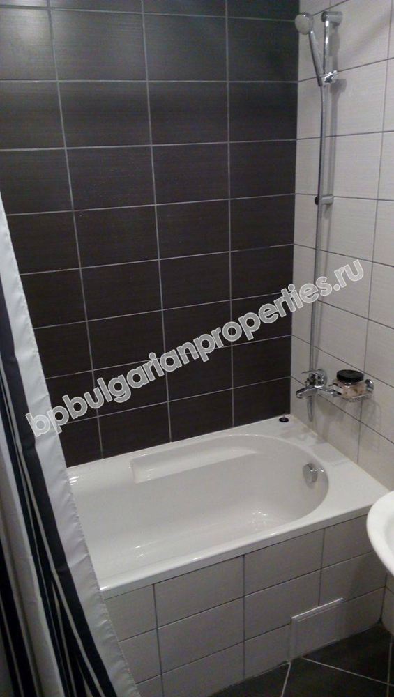 Тристаен мебелиран апартамент за продажба в комплекс в ски курорта Боровец