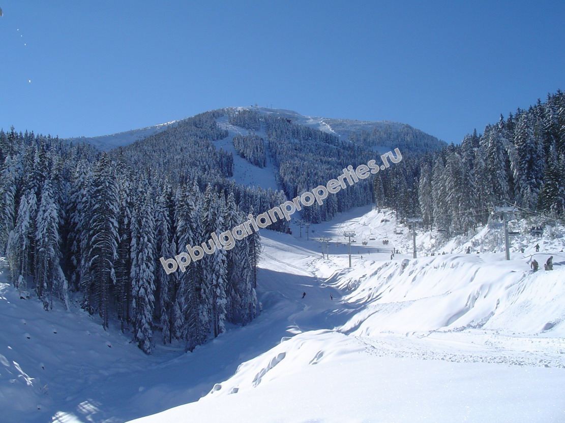 Тристаен мебелиран апартамент за продажба в комплекс в ски курорта Боровец