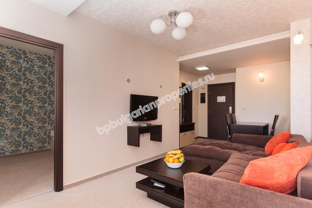 Тристаен апартамент в луксозен комплекс в Слънчев Бряг