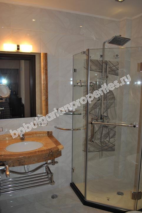 Тристаен апартамент в луксозен комплекс в Слънчев Бряг