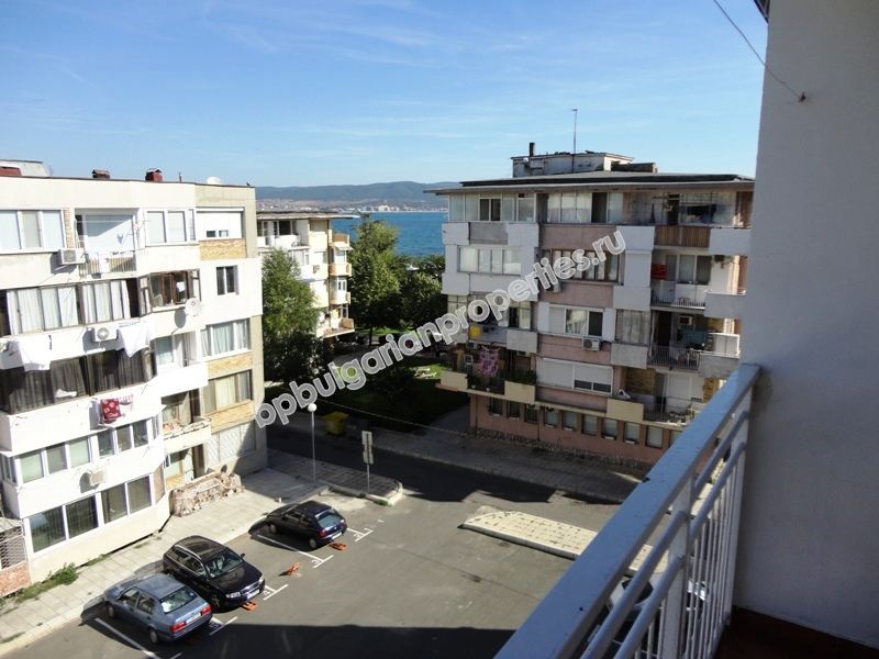 Мебелиран едноспален апартамент за продажба с изглед море в центъра на град Несебър