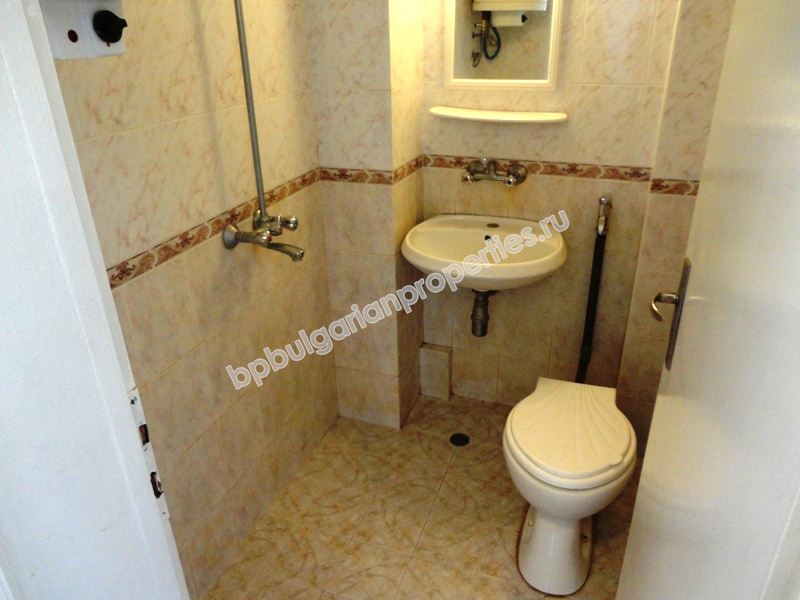 Мебелиран едноспален апартамент за продажба с изглед море в центъра на град Несебър