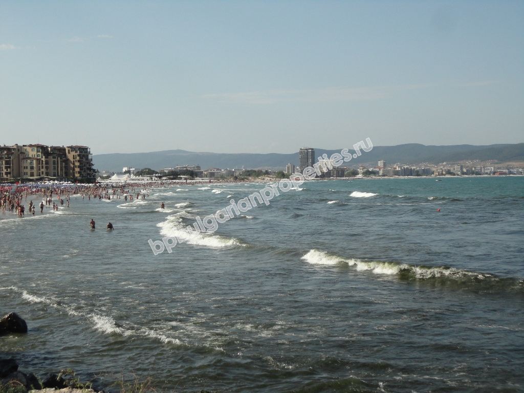 Мебелиран едноспален апартамент за продажба с изглед море в центъра на град Несебър