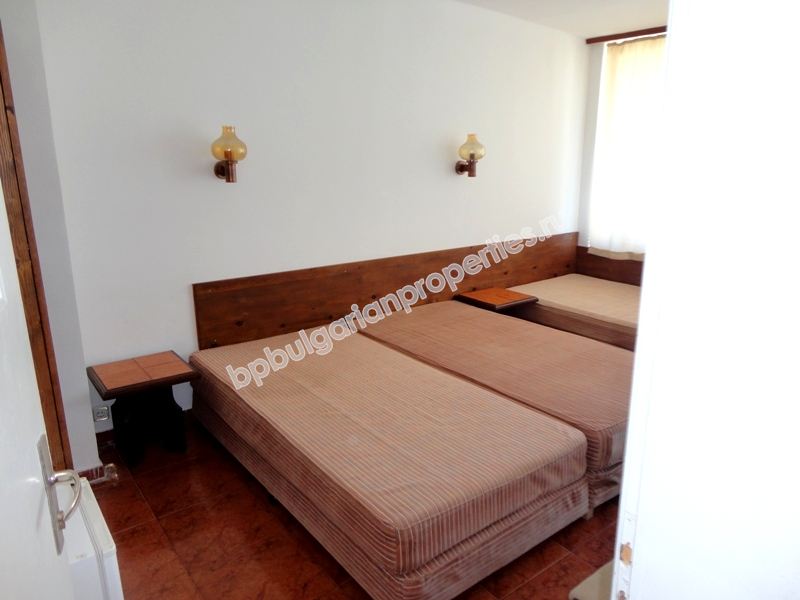 Мебелиран едноспален апартамент за продажба с изглед море в центъра на град Несебър