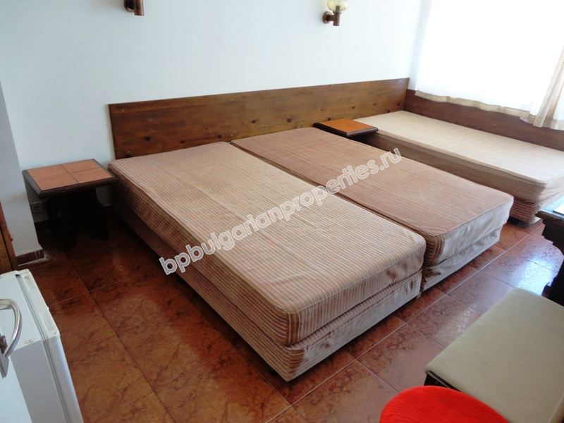 Мебелиран едноспален апартамент за продажба с изглед море в центъра на град Несебър