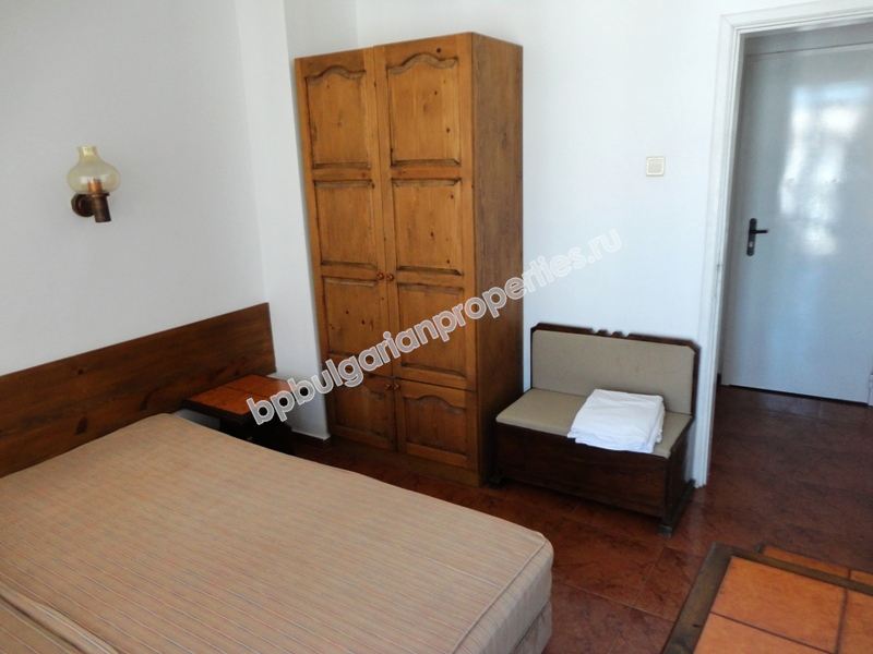 Мебелиран едноспален апартамент за продажба с изглед море в центъра на град Несебър