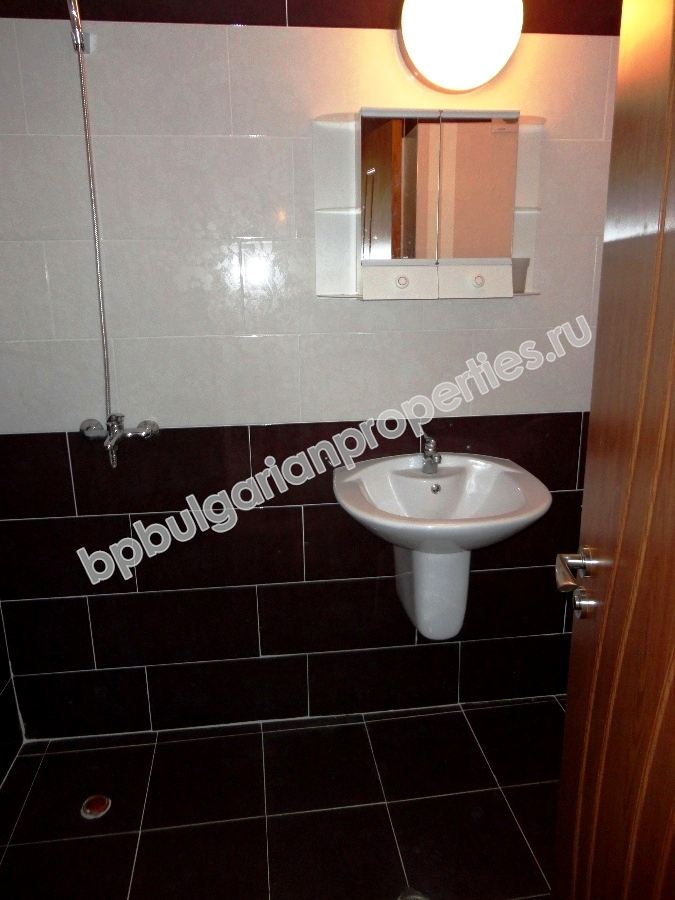 Мебелирано студио за продажба близо до плажа в курорта Слънчев Бряг Мебелирано студио за продажба близо до плажа в курорта Слънчев Бряг