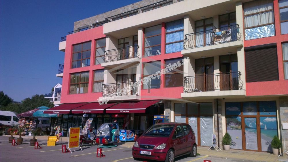 Мебелирано студио за продажба близо до плажа в курорта Слънчев Бряг Мебелирано студио за продажба близо до плажа в курорта Слънчев Бряг