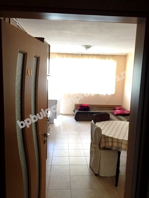 Петспален мебелиран апартамент за продажба на втора линия море в курорта Равда