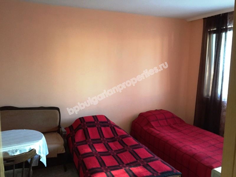 Петспален мебелиран апартамент за продажба на втора линия море в курорта Равда