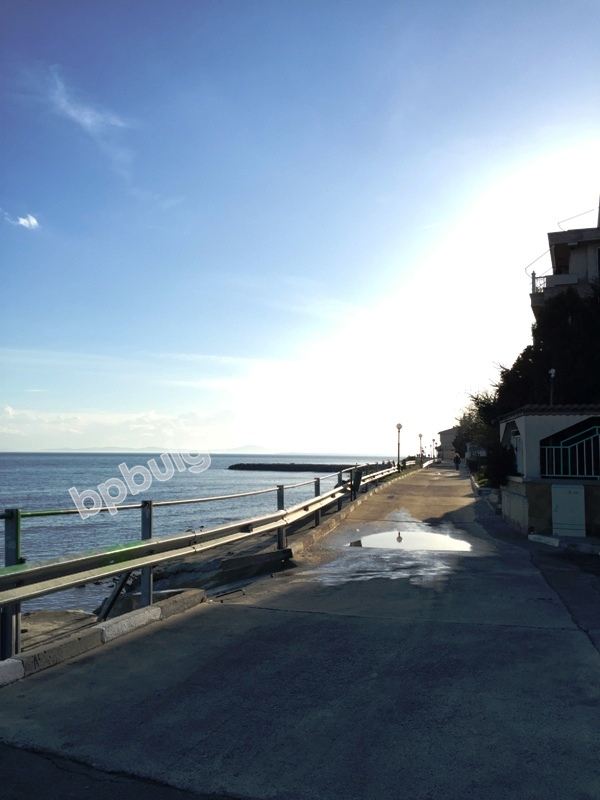 Петспален мебелиран апартамент за продажба на втора линия море в курорта Равда