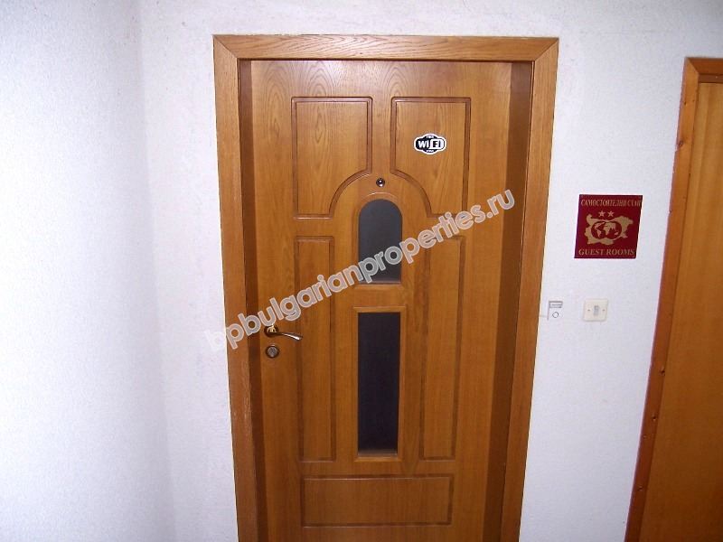 Петспален мебелиран апартамент за продажба на втора линия море в курорта Равда