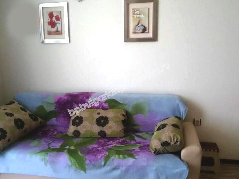 Мебелиран двустаен апартамент за продажба близо до плажа в курорта Слънчев Бряг