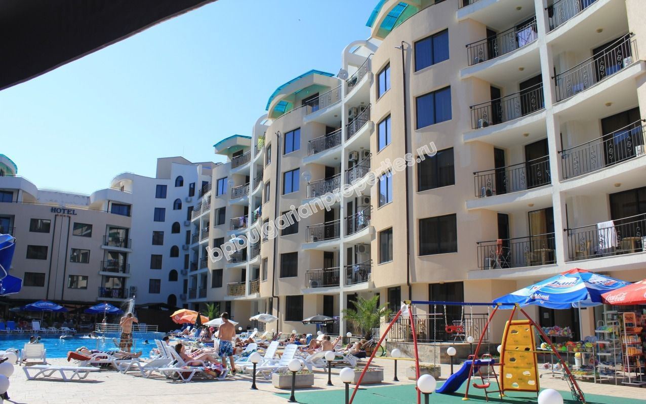 Мебелиран двустаен апартамент за продажба близо до плажа в курорта Слънчев Бряг