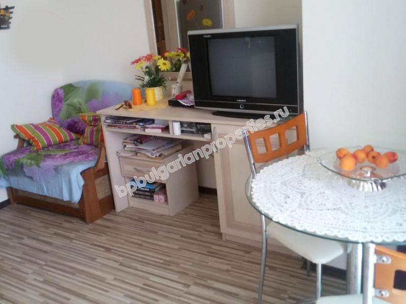 Мебелиран двустаен апартамент за продажба близо до плажа в курорта Слънчев Бряг