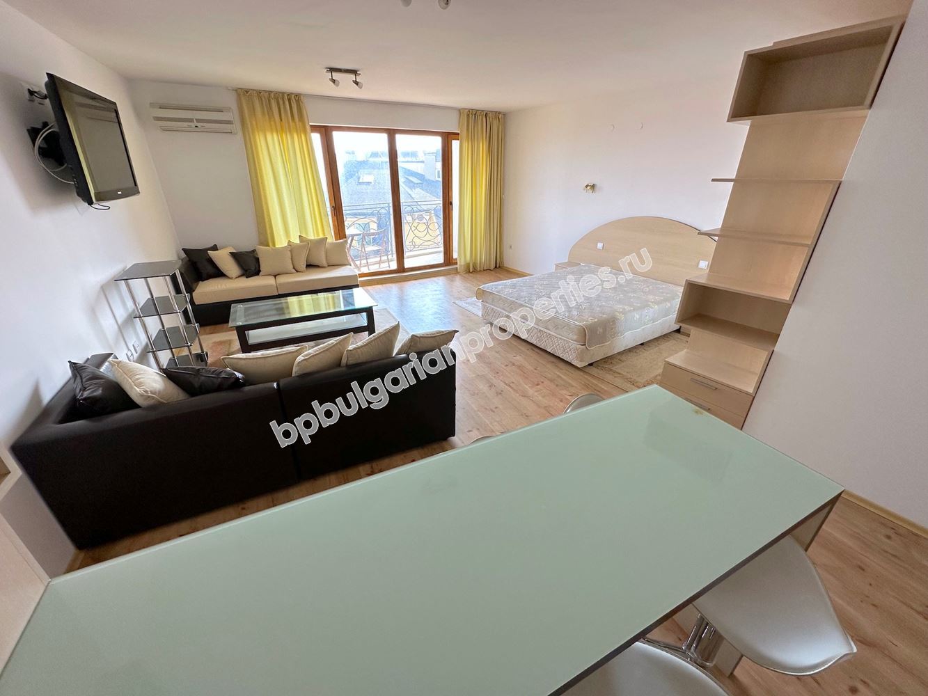 Апартамент  с гледка море в жилищна сграда в Свети Влас