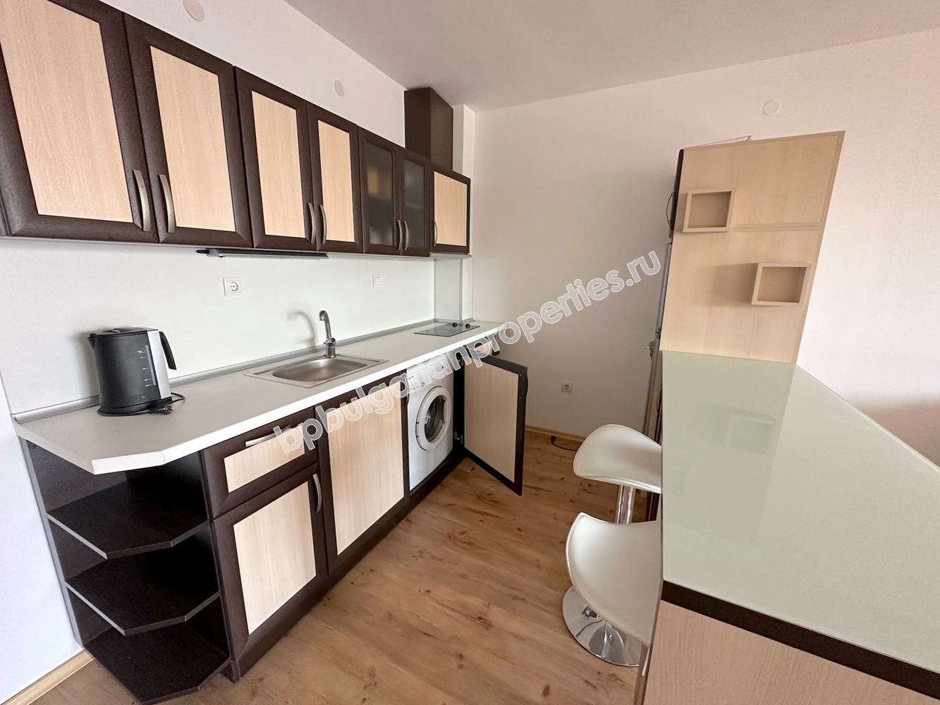 Апартамент  с гледка море в жилищна сграда в Свети Влас