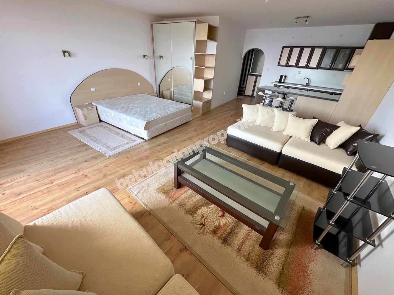 Апартамент  с гледка море в жилищна сграда в Свети Влас