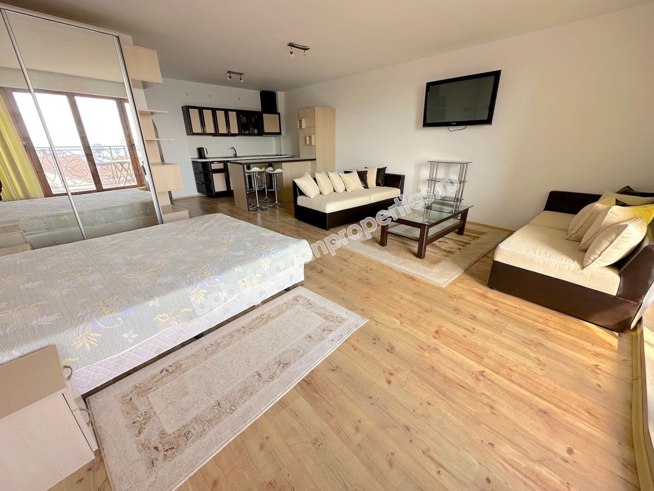 Апартамент  с гледка море в жилищна сграда в Свети Влас