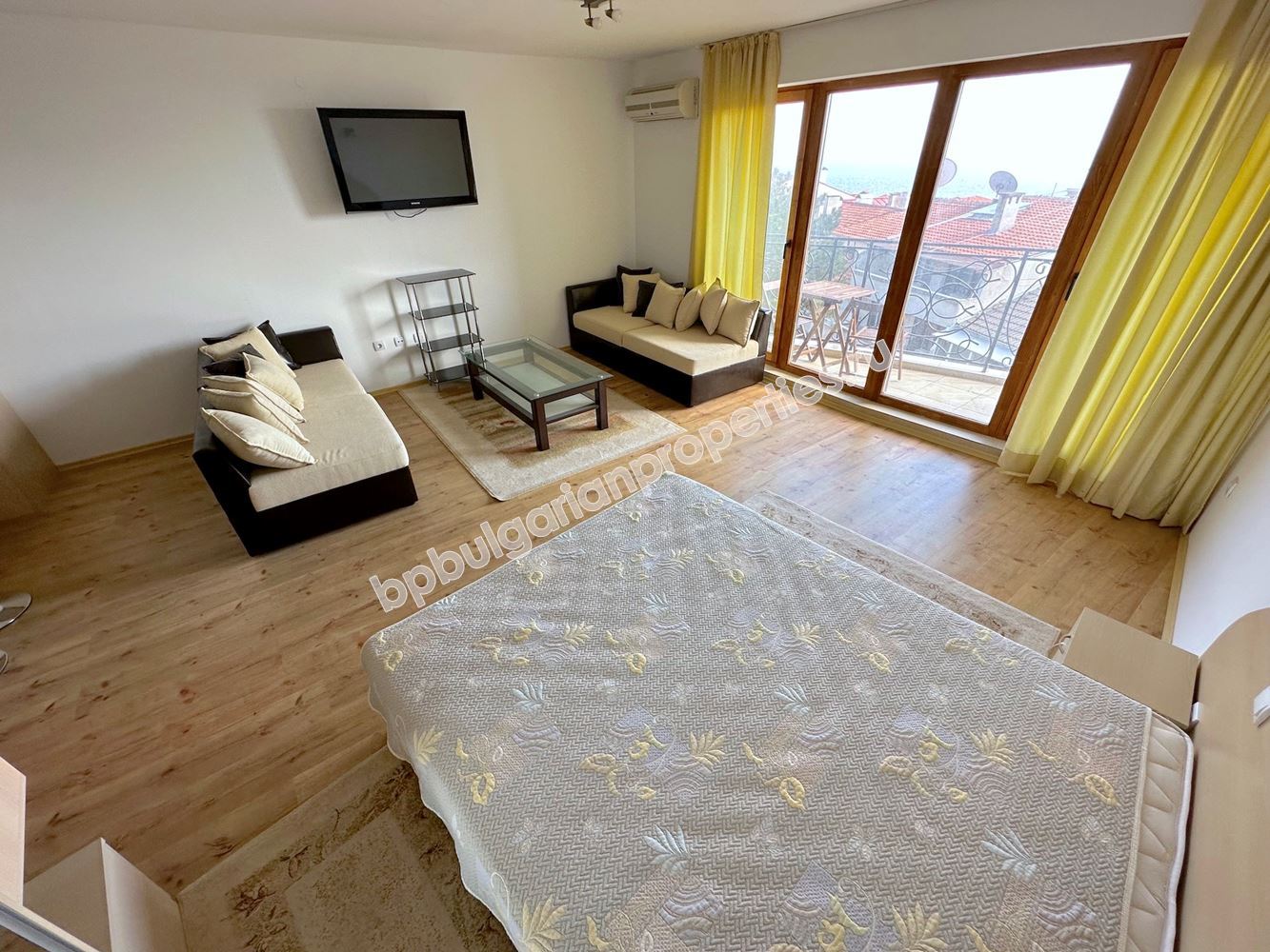 Апартамент  с гледка море в жилищна сграда в Свети Влас