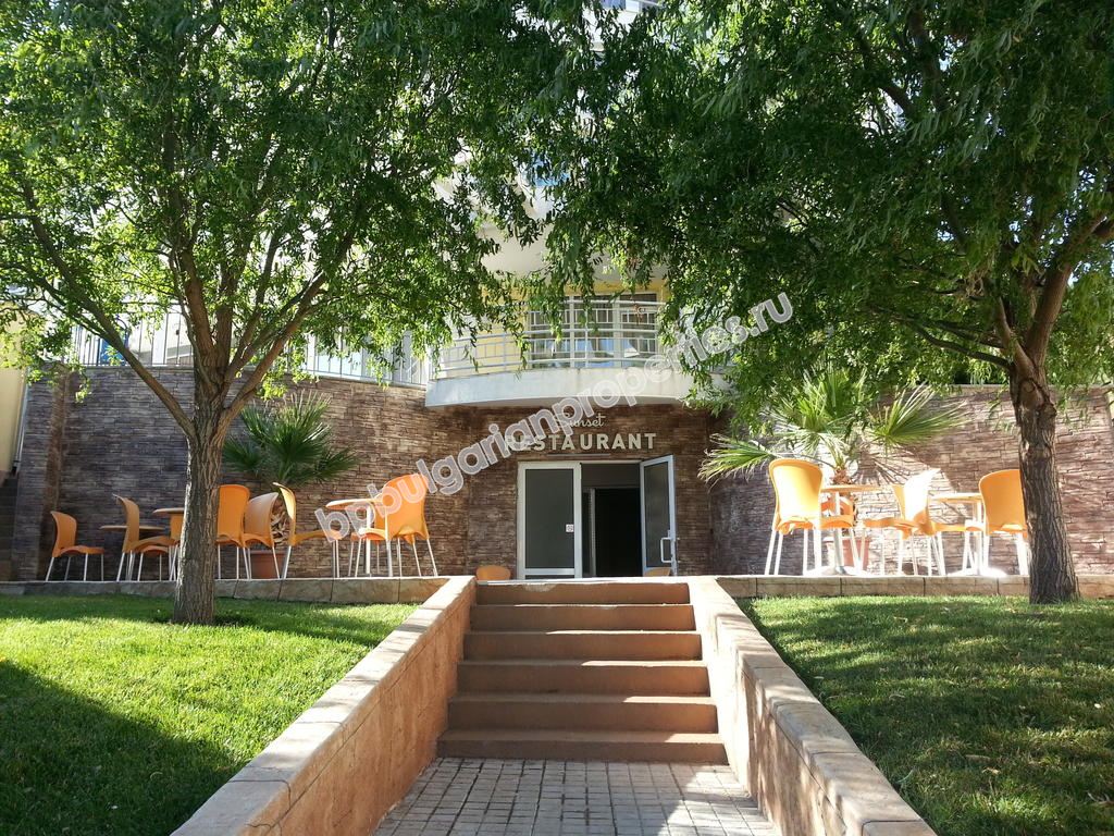 Евтин мебелиран едноспален апартамент за продажба в курорта Кошарица