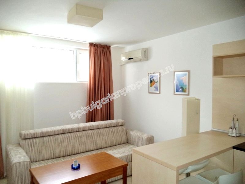 Евтин мебелиран едноспален апартамент за продажба в курорта Кошарица