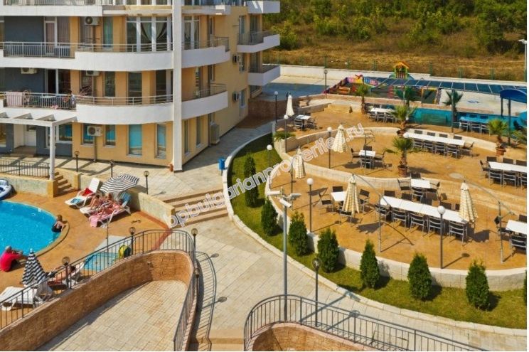 Евтин мебелиран едноспален апартамент за продажба в курорта Кошарица