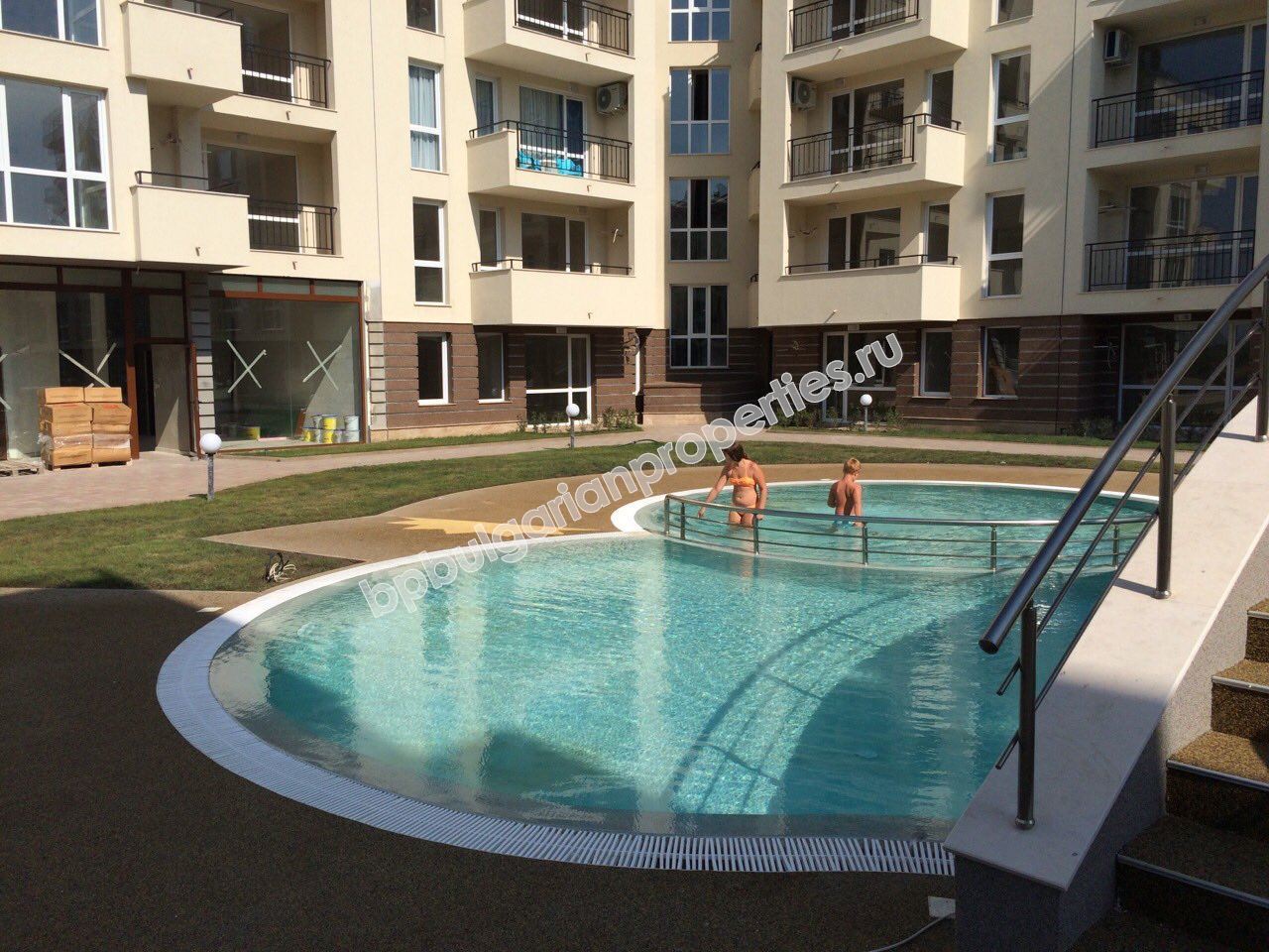 Евтино просторно студио за продажба в комплекс в Слънчев Бряг