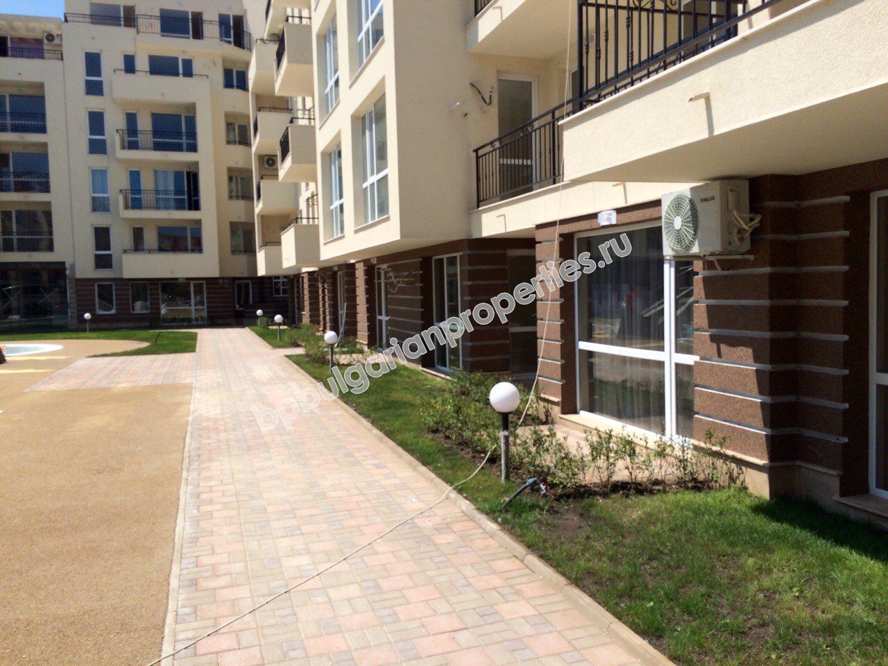 Евтино просторно студио за продажба в комплекс в Слънчев Бряг