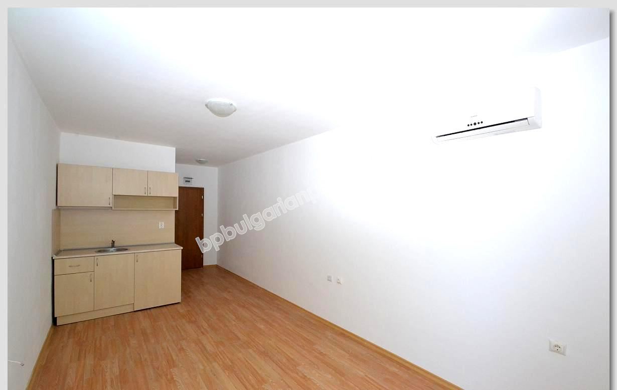 Евтино ново студио с бонус кухня за продажба в курорта Слънчев Бряг