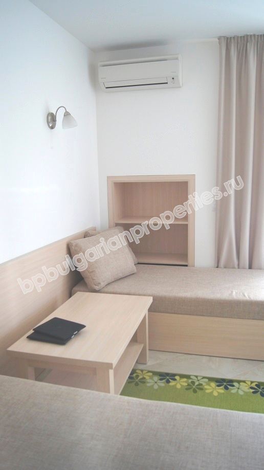 Луксозно мебелирано студио на първа линия море за продажба в Черноморец