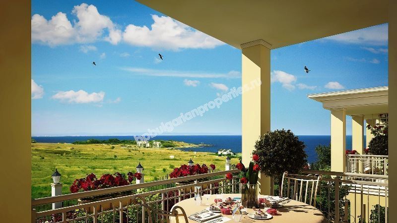 Луксозно мебелирано студио на първа линия море за продажба в Черноморец