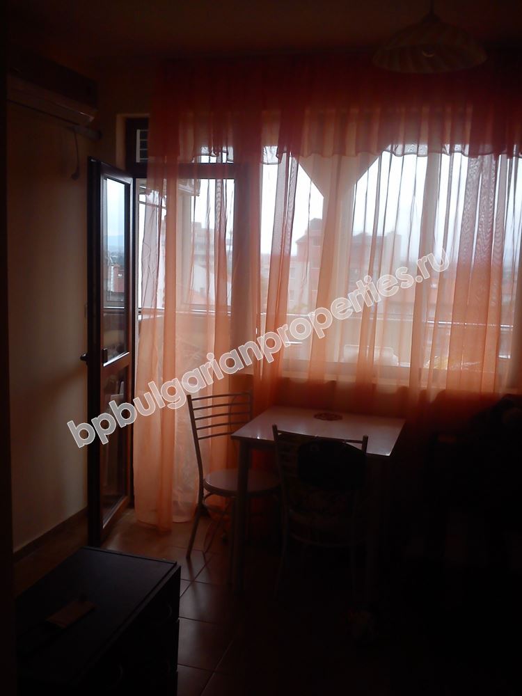 Обзаведено студио в нова жилищна сграда в центъра на Несебър