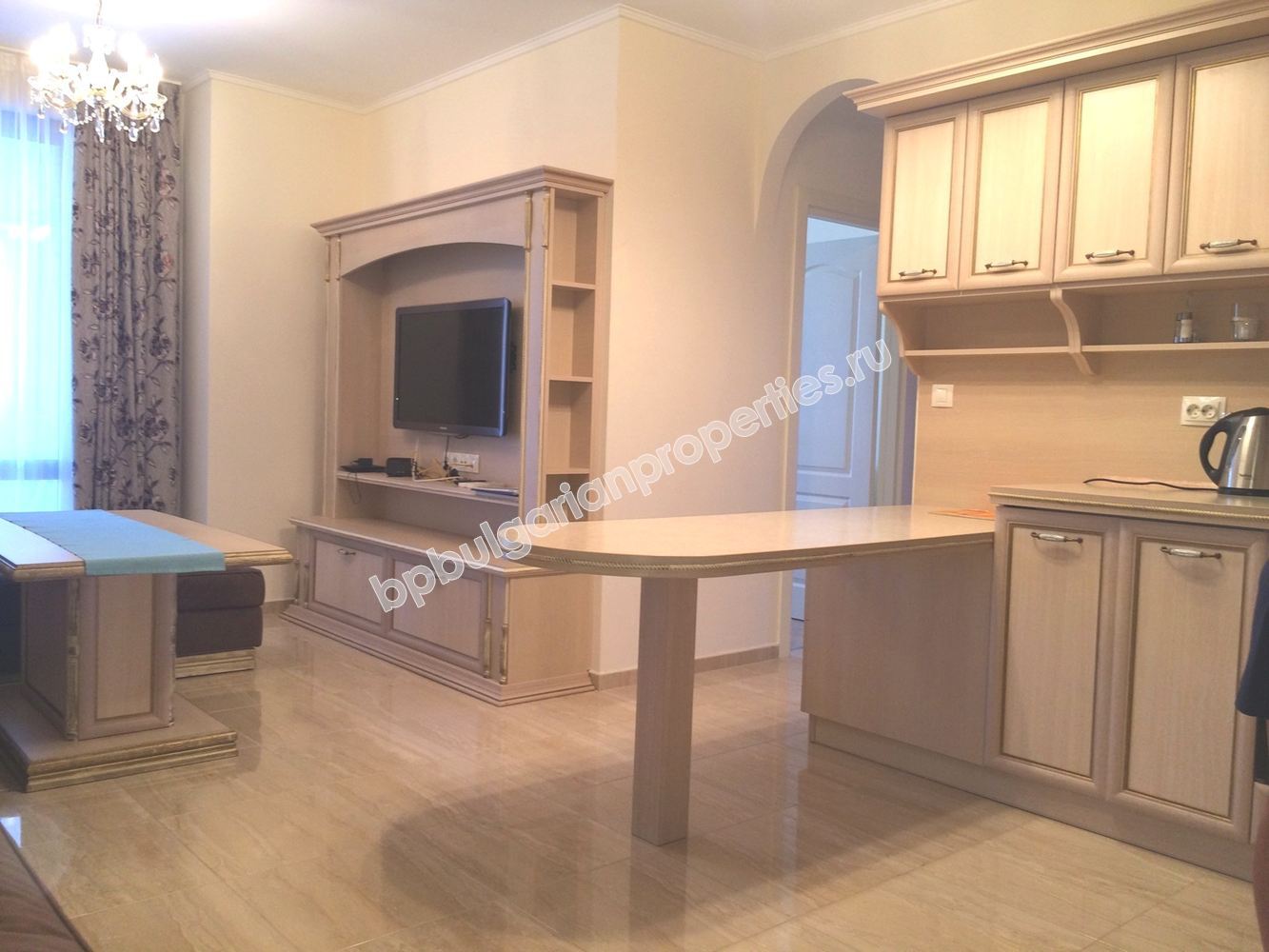 Луксозен двуспален мебелиран апартамент за продажба в елитен комплекс в град Несебър