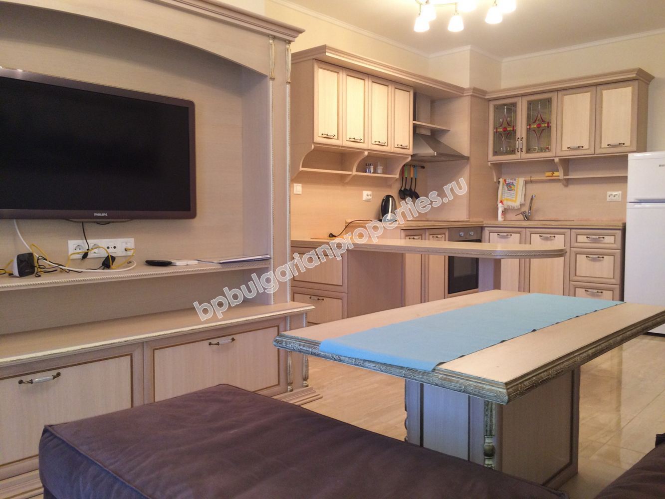 Луксозен двуспален мебелиран апартамент за продажба в елитен комплекс в град Несебър