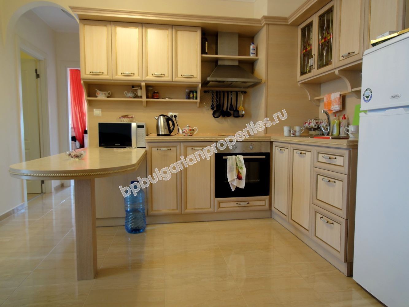 Луксозен двуспален мебелиран апартамент за продажба в елитен комплекс в град Несебър