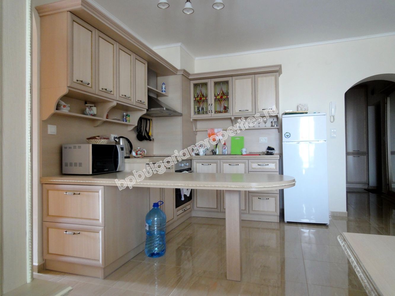 Луксозен двуспален мебелиран апартамент за продажба в елитен комплекс в град Несебър