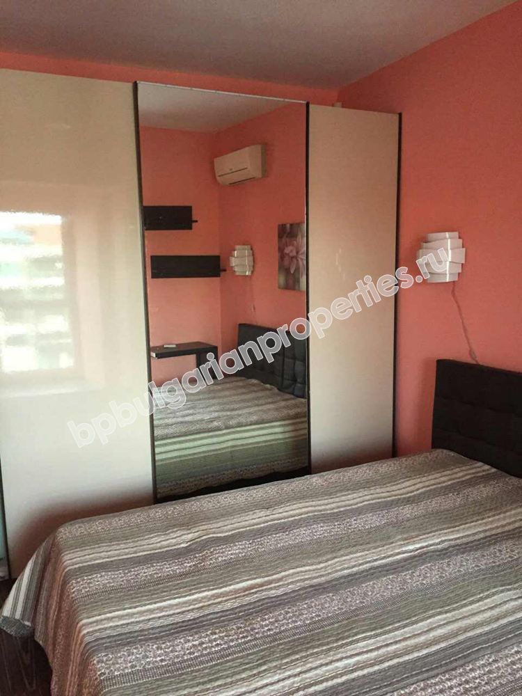 Двуспален мебелиран апартамент за продажба до морето в центъра на град Поморие