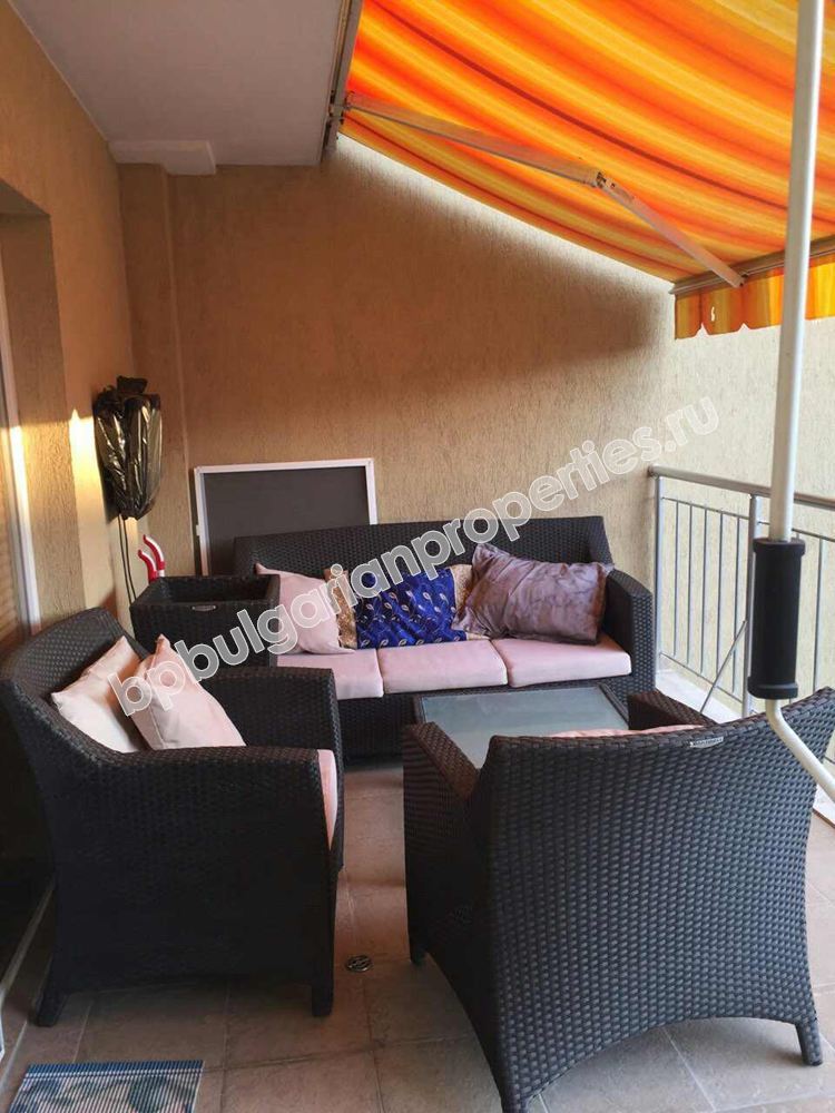 Двуспален мебелиран апартамент за продажба до морето в центъра на град Поморие