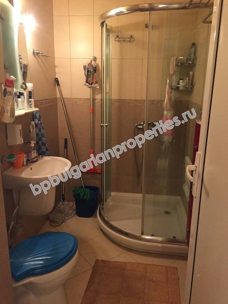 Двуспален мебелиран апартамент за продажба до морето в центъра на град Поморие