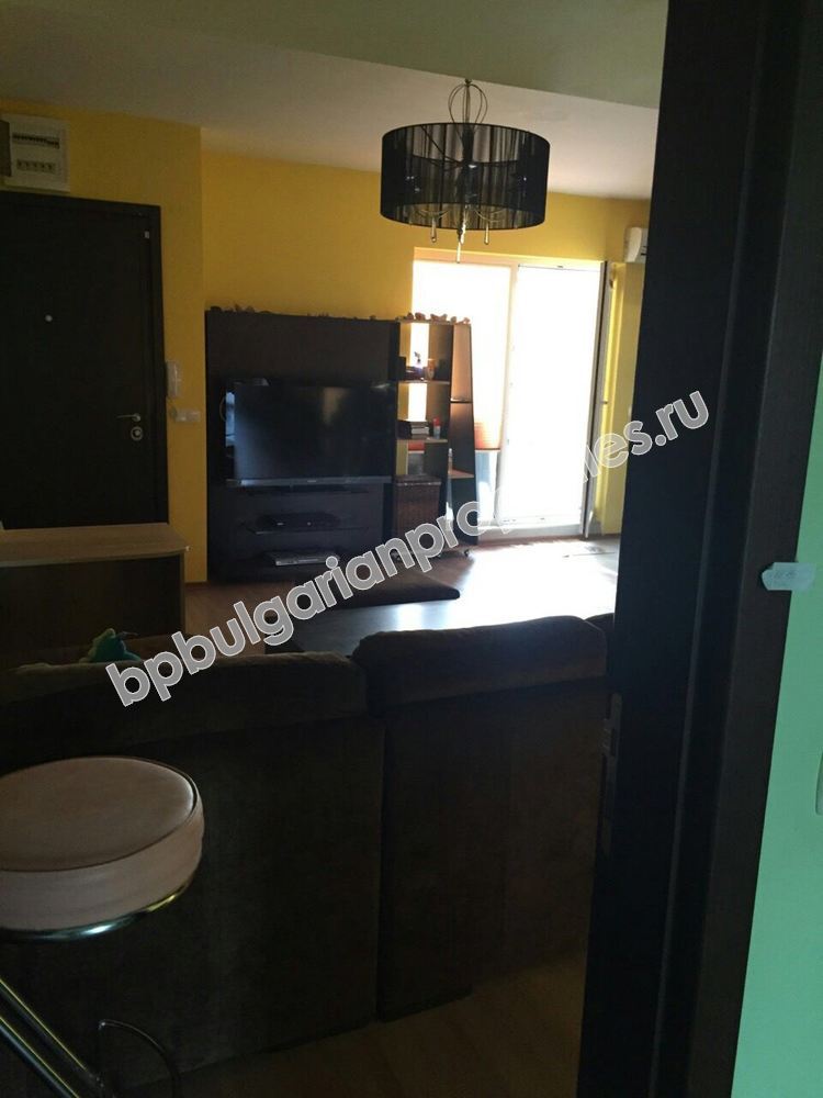 Двуспален мебелиран апартамент за продажба до морето в центъра на град Поморие
