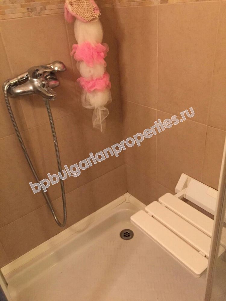 Двуспален мебелиран апартамент за продажба до морето в центъра на град Поморие