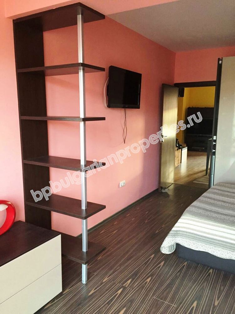 Двуспален мебелиран апартамент за продажба до морето в центъра на град Поморие